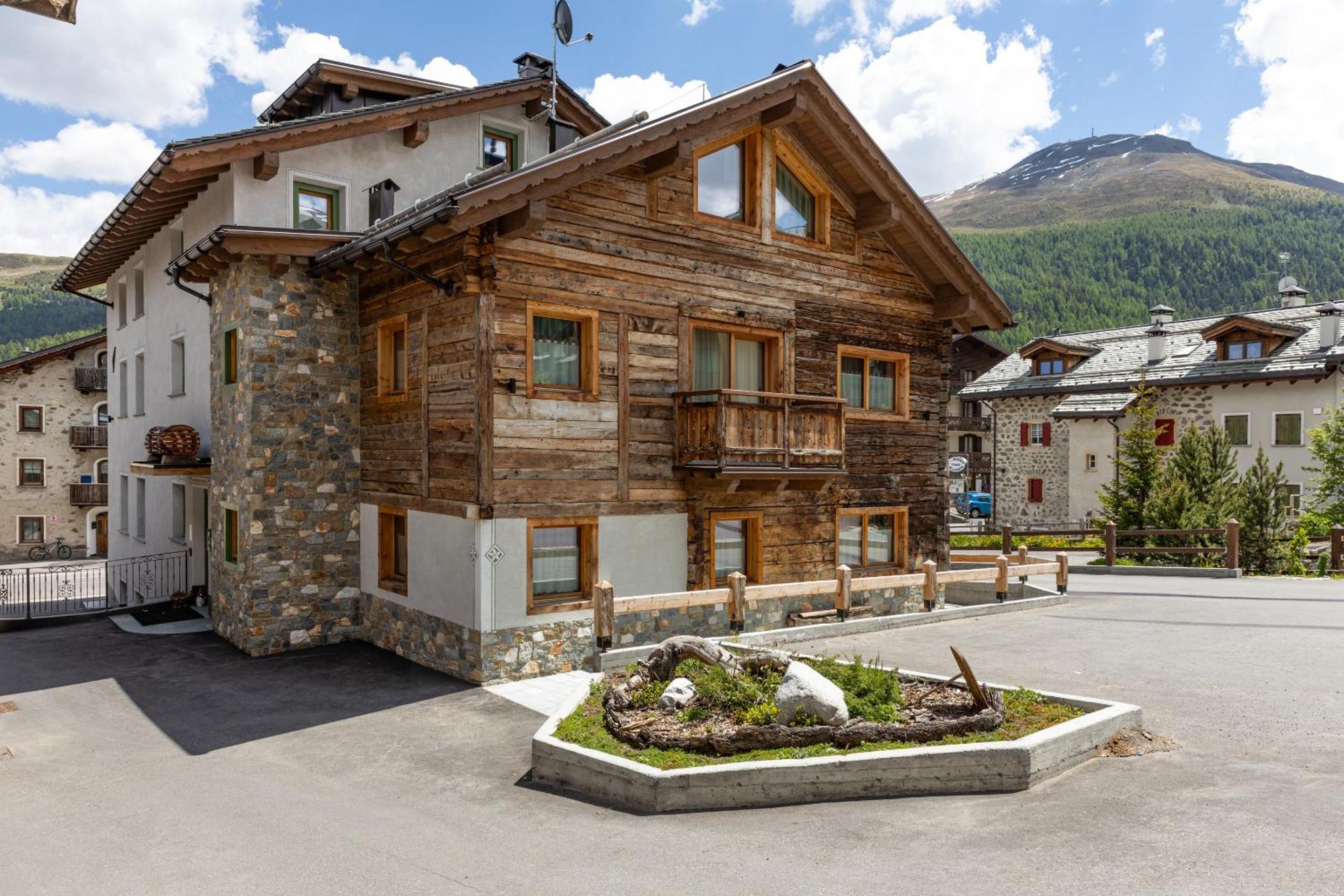 Snow Mountain Planet Suite House Livigno Exterior foto